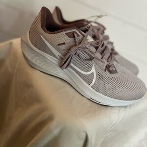 Nike Women's Pegasus 40